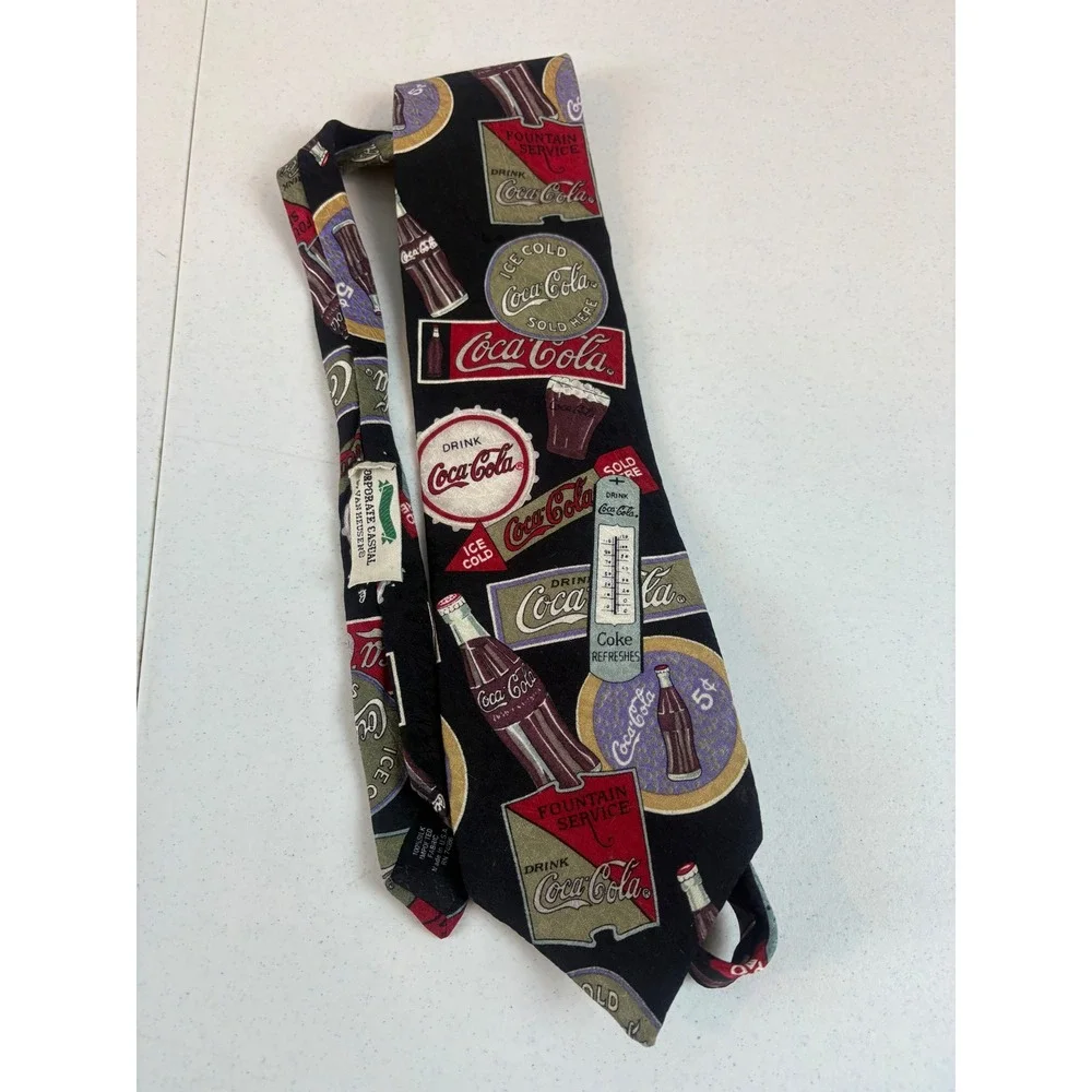 Coca-Cola Men's Silk Tie‎ Vintage Advertising Soda Pop Black Red USA